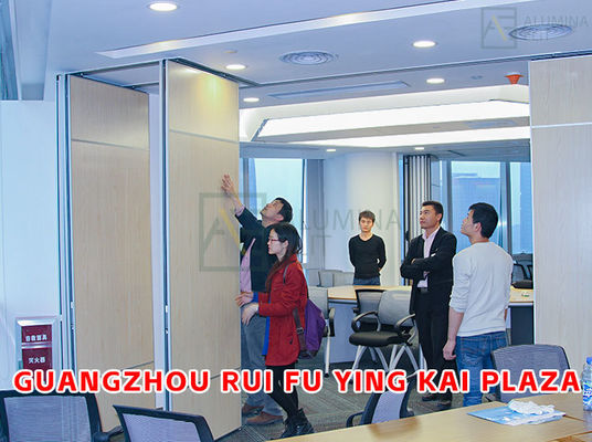 قیمت خوب دیوار پارتیشن آکوستیک چوبی ضد حریق با پروفیل 6061-T6 و قاب فولادی Q235 برای فضاهای کار اشتراکی آنلاین