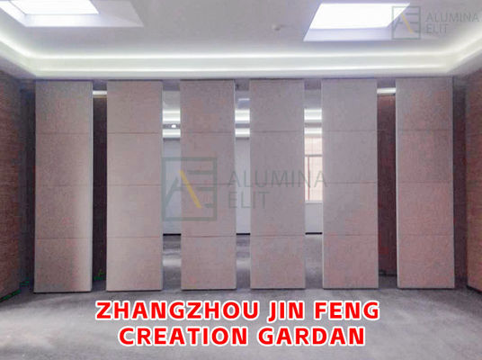 قیمت خوب دیوار جداکننده آکوستیک متحرک چوبی با ارتفاع تا 18 متر و قاب فولادی Q235 برای سالن های کنفرانس آنلاین